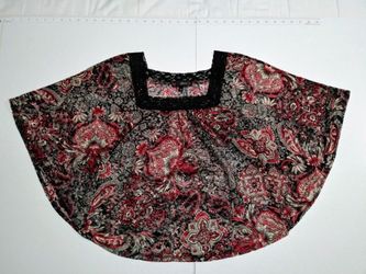 Red print poncho type shirt lace collar