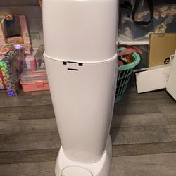 Diaper Genie Diaper Pail And Refills