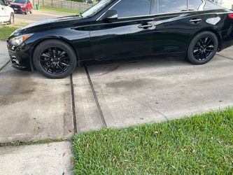 Tengo este carro alaventa muy buenas condiciones