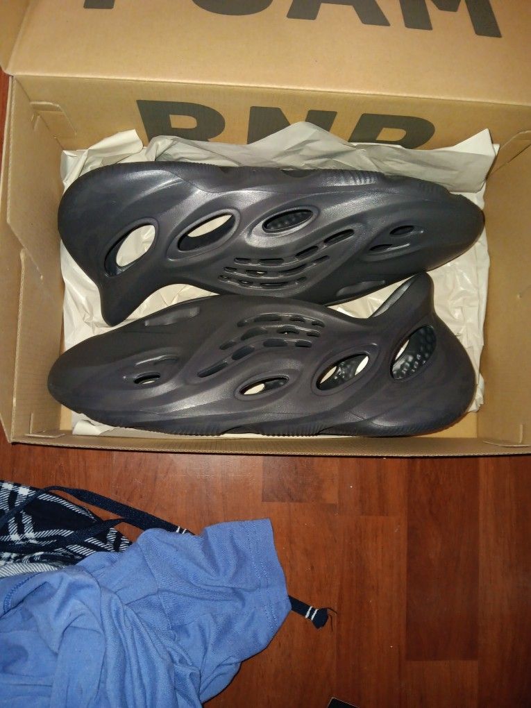 Yeezy Foam Runners DS