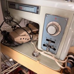 BROTHER SEWING MACHINE 