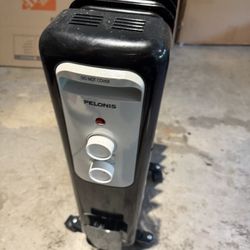 Black Pelonis oil-filled radiator heater