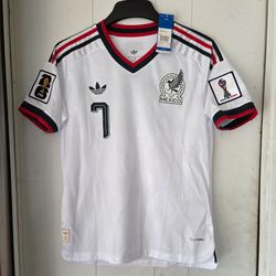 Mexico soccer futbol jersey mora 7