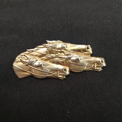 Vintage Gold Toned Horse Racing Brooche 