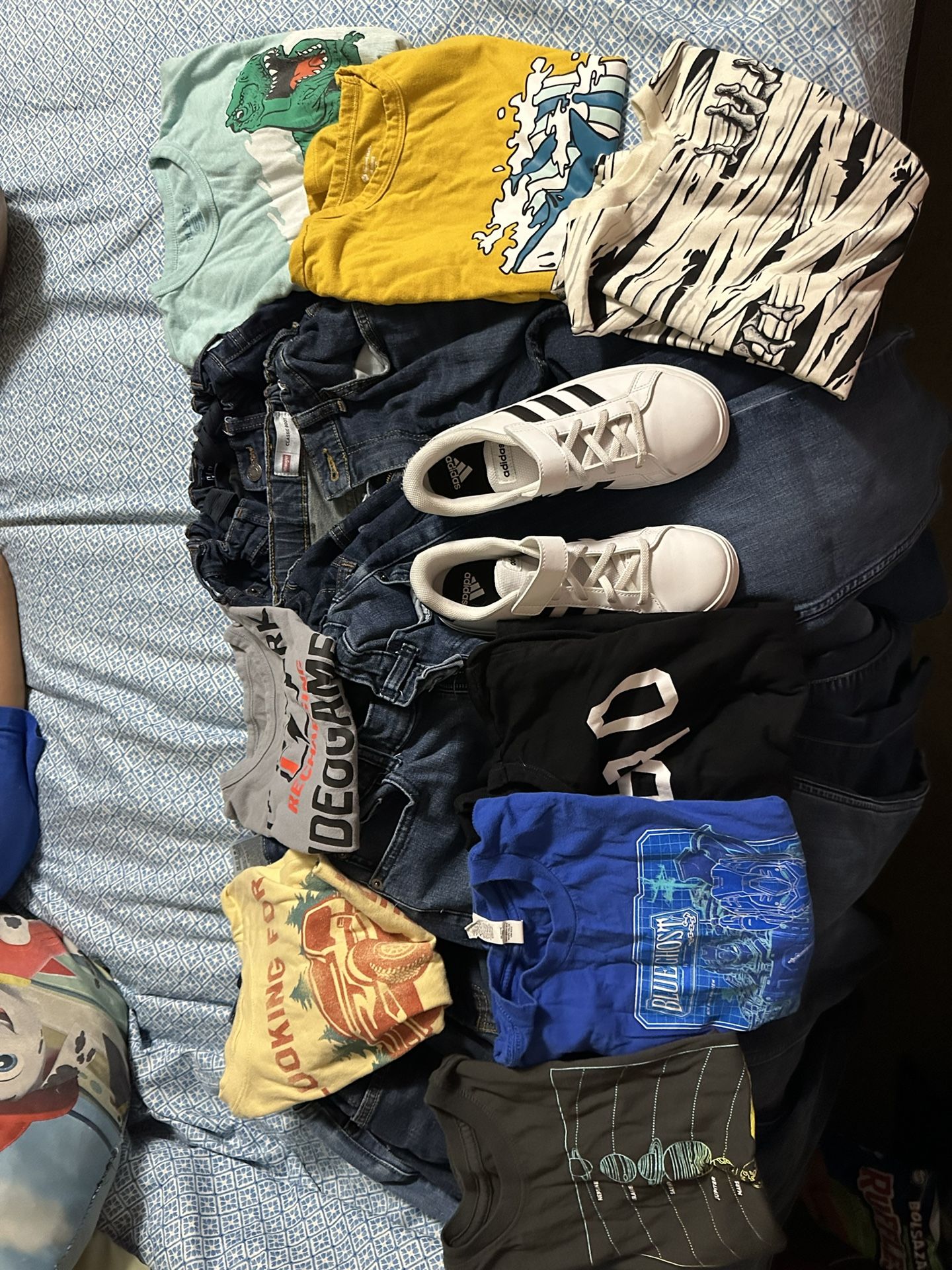 Pantalon de niño Y Zapatos