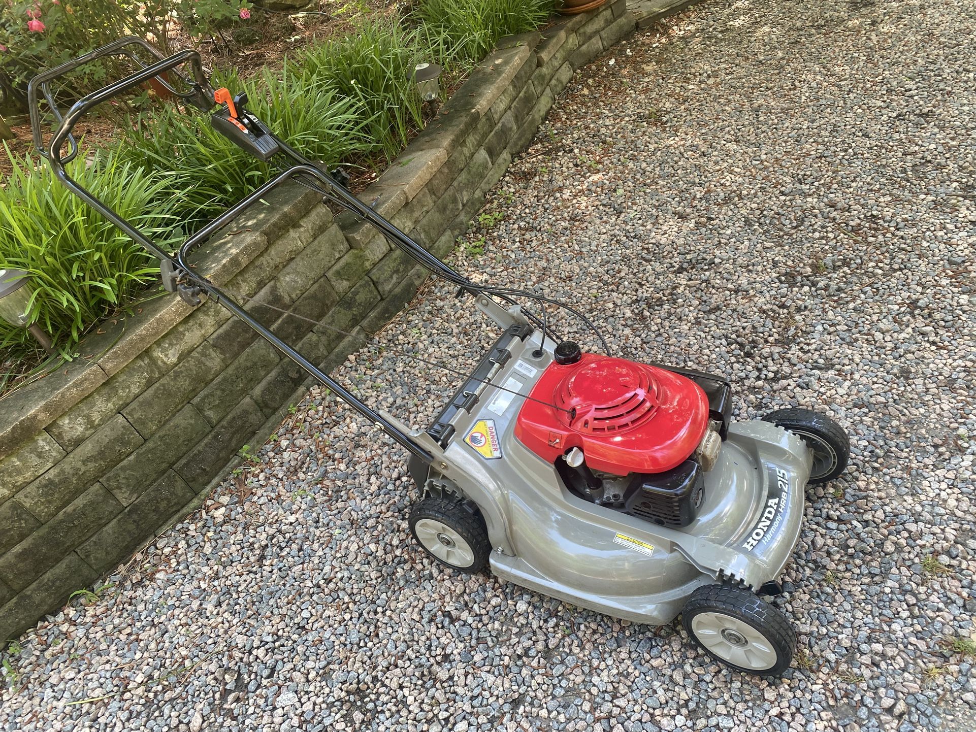 21 Inch Honda HRB 215 Self Propelled Mulching Mower With Quad Blades Fully Tuned In Great Condition!