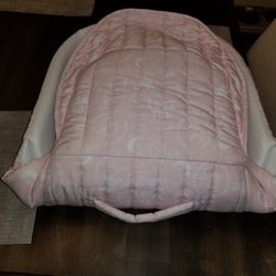 Baby Delight snuggle Nest Bassinet/cosleeper 