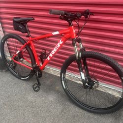 Trek Marlin 6 Mountain Bike XL Frame 20” Rims