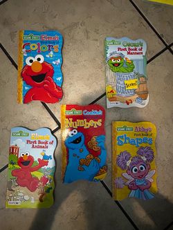 6 kids Sesame Street book bundle