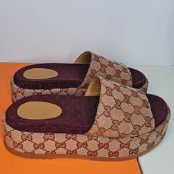 Gucci Women's Sandals Beige Red Size 7