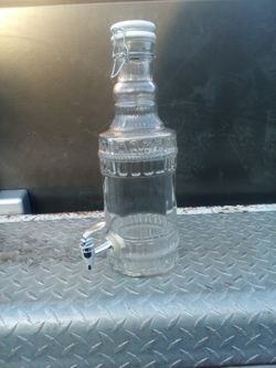 Tall Sealable TeaMaking Bottle With Spout