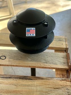 New made in USA outdoor garden light 17 inches tall with new light