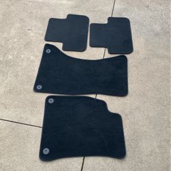 2016 Audi A4 Floor mats (4)