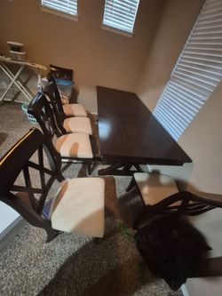 Dinning room Table and 6 chair