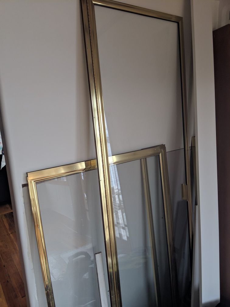 Free glass shower door and surround pieces