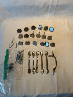 Cabinet pulls/knobs