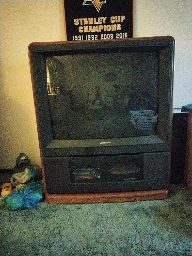 36" Mitsubishi TV ,Works Well,Great For Camp