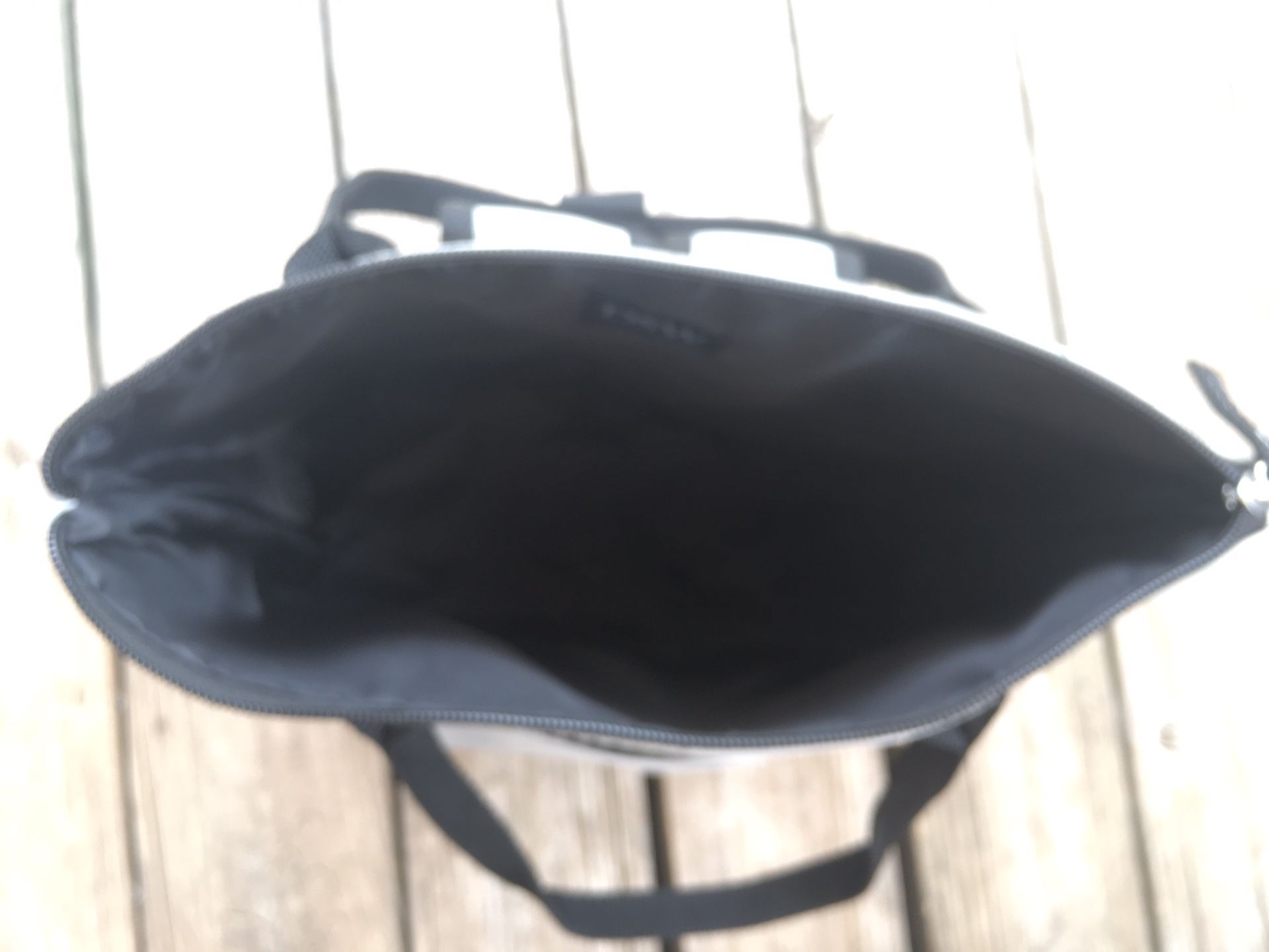 270.-Dsw Slim Backpack Carry Bag Zip Shoe Compartment