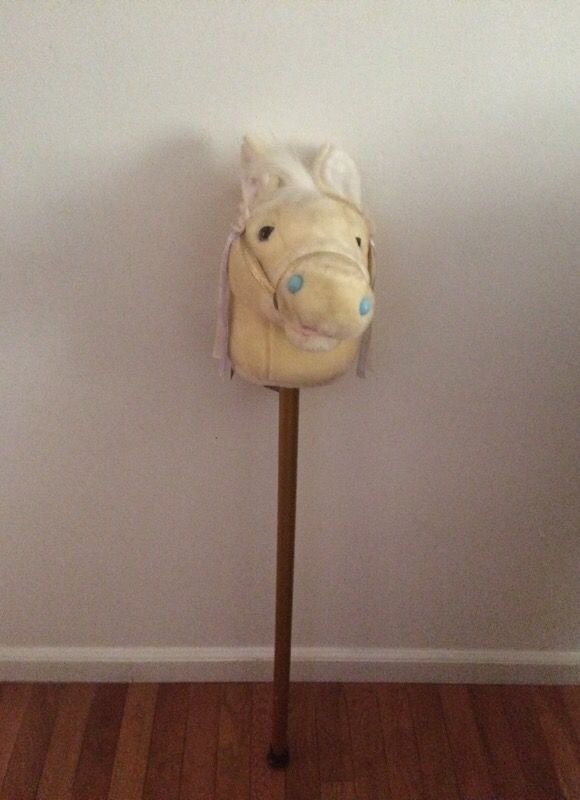 Toy horse (plays music)