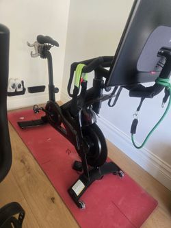 Peloton Bike+ (Model PL-02, 2021) Bundle + 2 Pairs Shoes & Mat