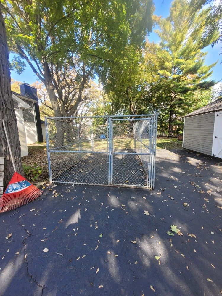 Large Dog Animal Kennel 9x15