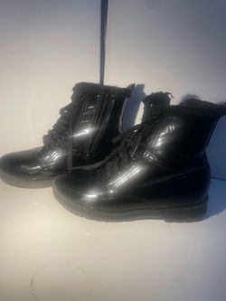 MIA girls boots great condition size 4