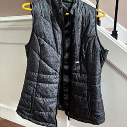 Women’s New Vest Size M