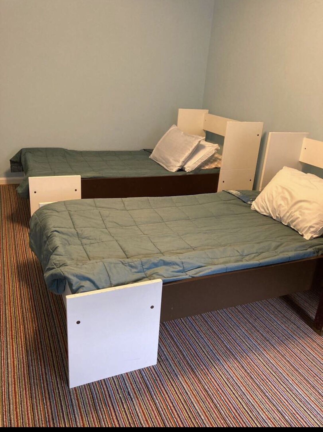 Twin bed set can convert to bunk bed