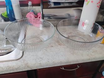 2 Pyrex Mixing bowls