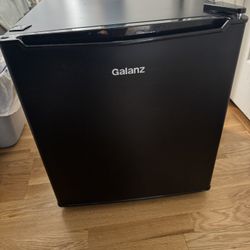 Galanz Mini Fridge