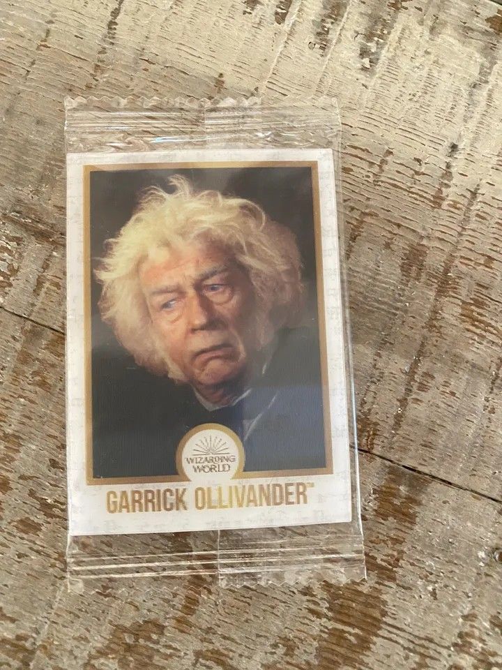 Garrick Ollivander Harry Potter Wizarding World Chocolate Frog Card New Sealed

