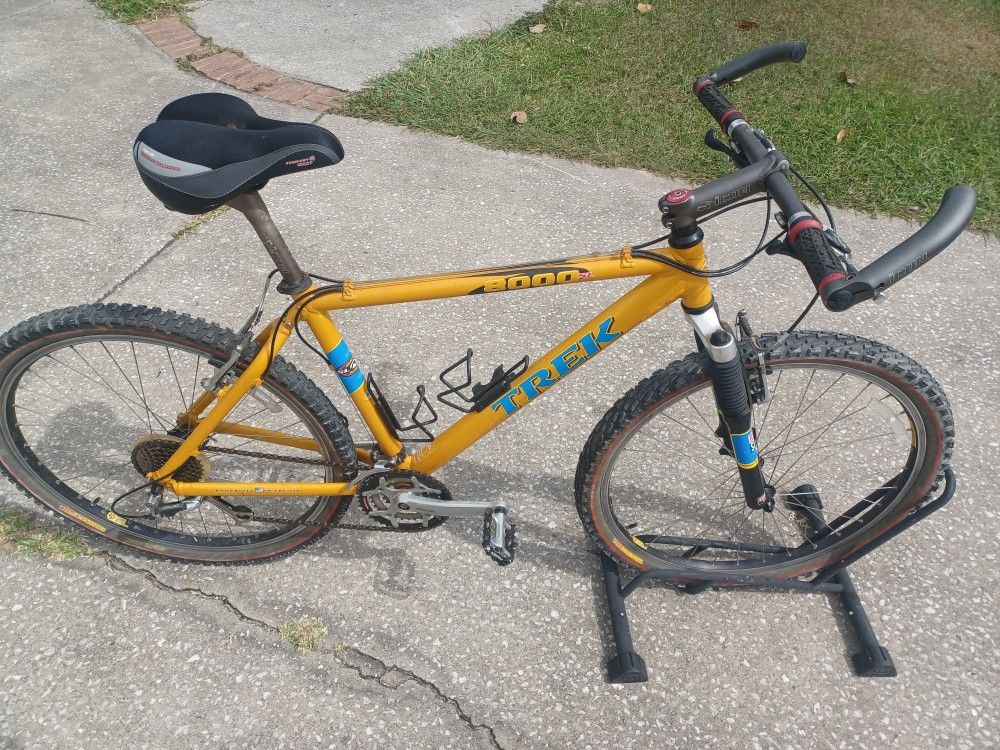 Trek 8000 SL Medium Large Bike Bicycle with 26" Tires Rockshox Judy T2 forks, ready to ride - $120 FIRM