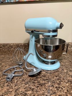 Kitchen Aid Tilt Head Mixer / Used one Time / Like New