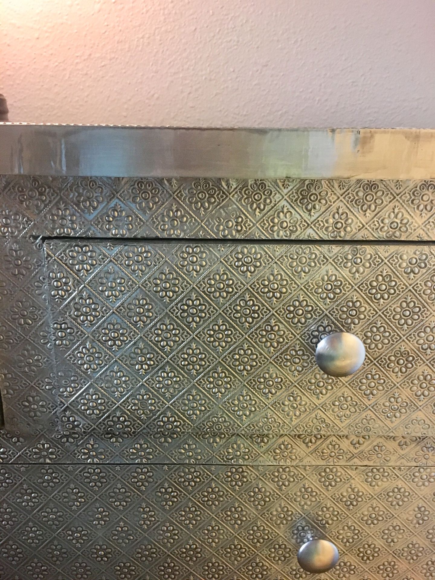 Cost plus world market dresser deals