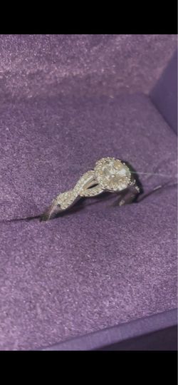 Brilliant White 10k Gold Diamond Ring