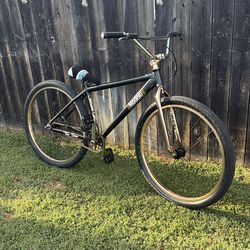 29inch throne modelo