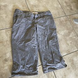 Mossimo Gray Capri Womans Pants