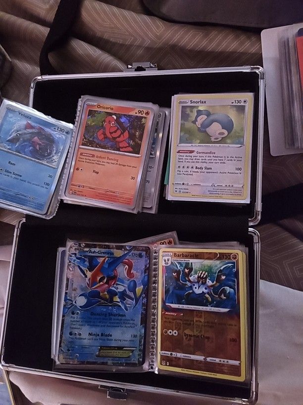 Pokemon TCG New & Vintage Lot 200+ Cards .