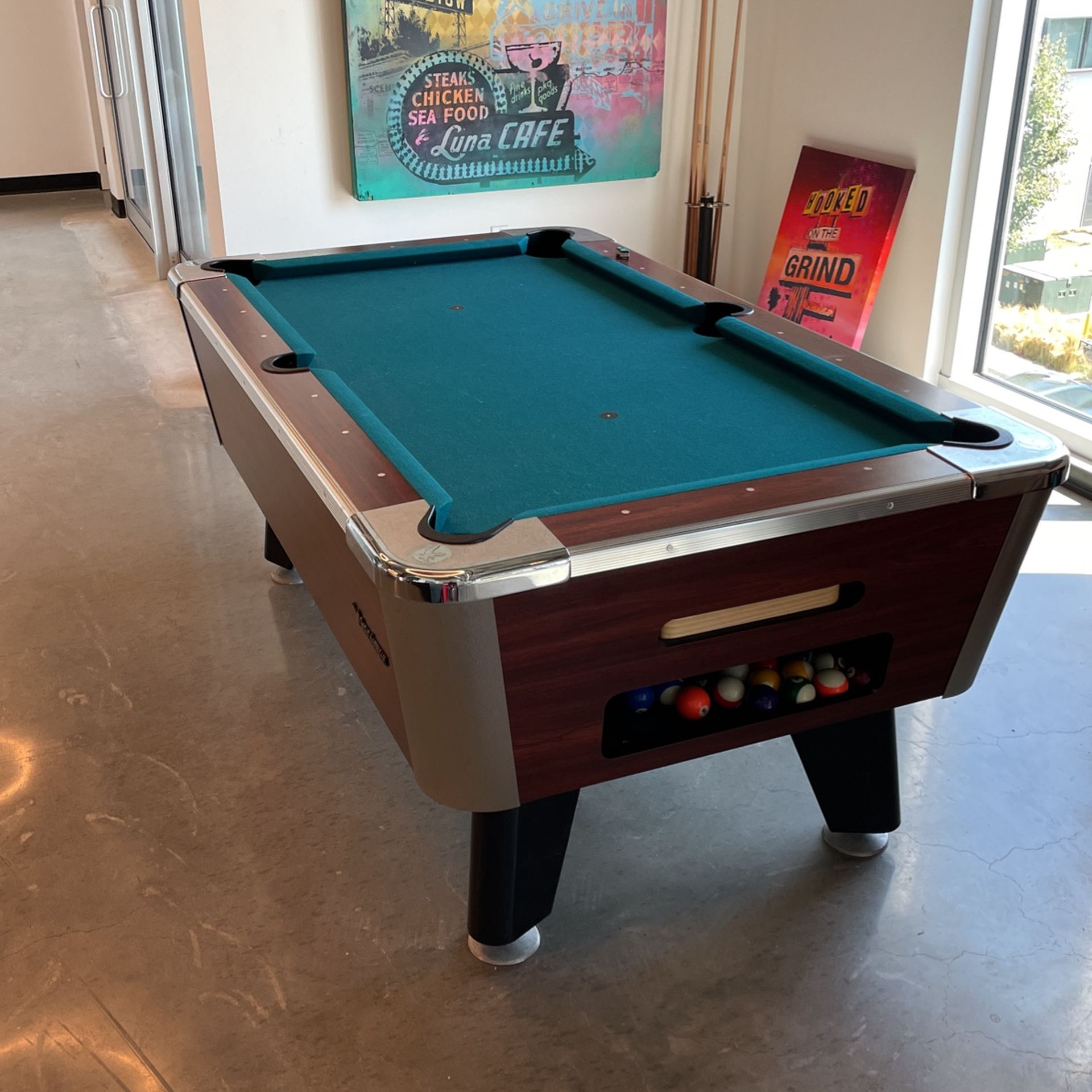 Great American Eagle Coin Style Pool Table
