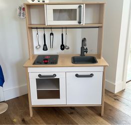 IKEA DUKTIG Play Kitchen