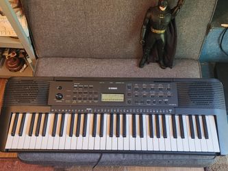 Used Like New Yamaha PSR-E273 61-Key Portable Keyboard.