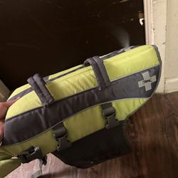 dog life jacket 