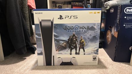 PS5 Disc Edition 825 Gb plus 2TB SSD card