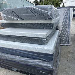 Full Memory Foam 12" Mattress.     New Mattress.     All Sizes Available
