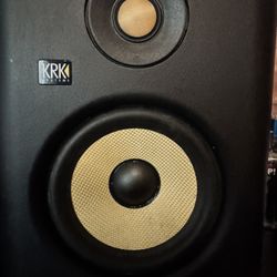 Studio Monitors 