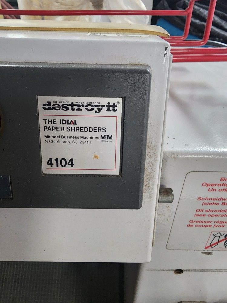 Destroy It shredder Ideal Werk 20 Volt 3PH