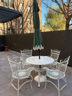 2X Sets Of SAFAVIEH Thessaly Victorian Scroll Iron 5-Piece Outdoor Patio Set