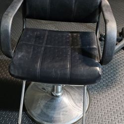1 Salon Chair 