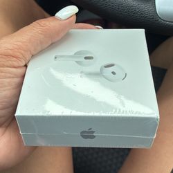 Apple AirPods 4 w/ Noise Cancellation