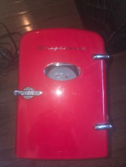 Mini Fridge- Red Retro style